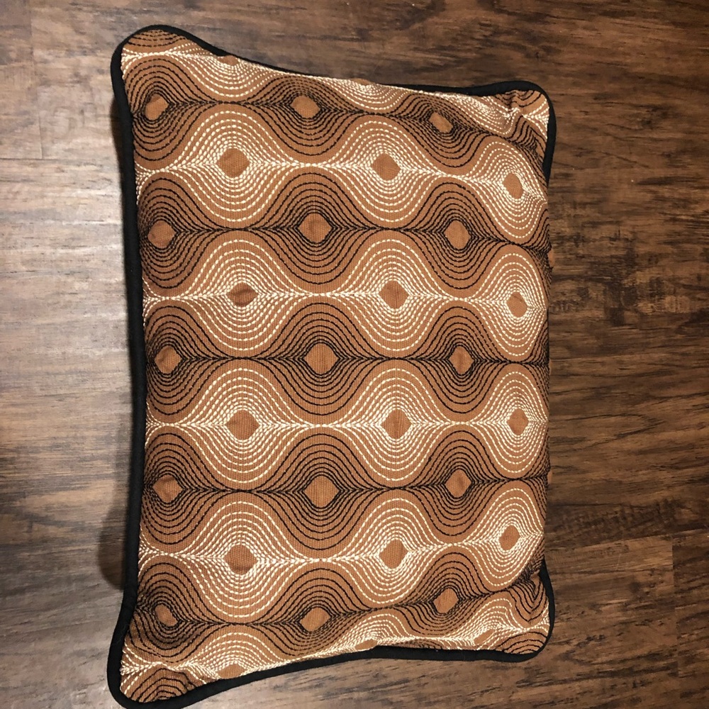 Decorative pillow